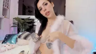 mariewana chaturbate shrew priestess passionately caresses pussy