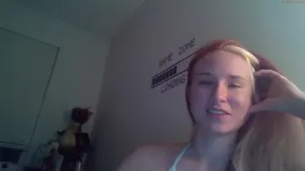 lessclothesmorefunn chaturbate  busty blond